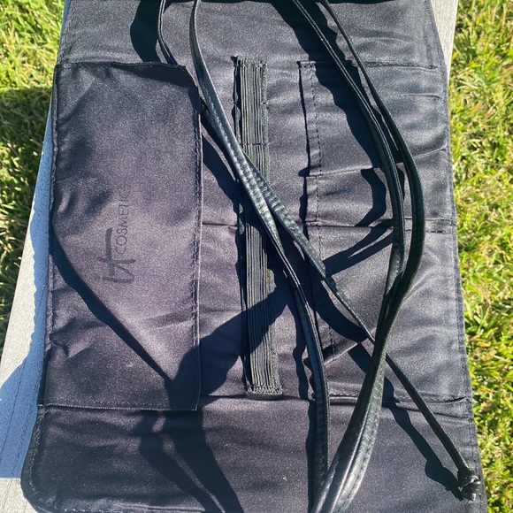 Cosmetic roll up  ✨NWT ✨ - Picture 7 of 10